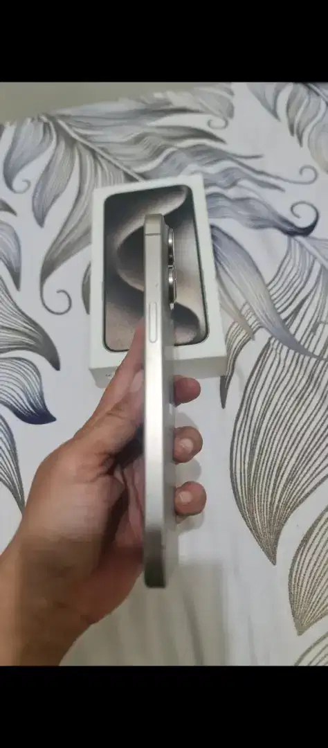 iPhone 15 pro max 256 titanium
