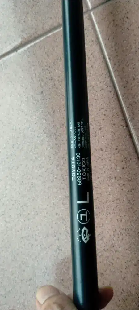 Shock bagasi original sebelah kiri/left/L Starlet kapsul (ep80/81)