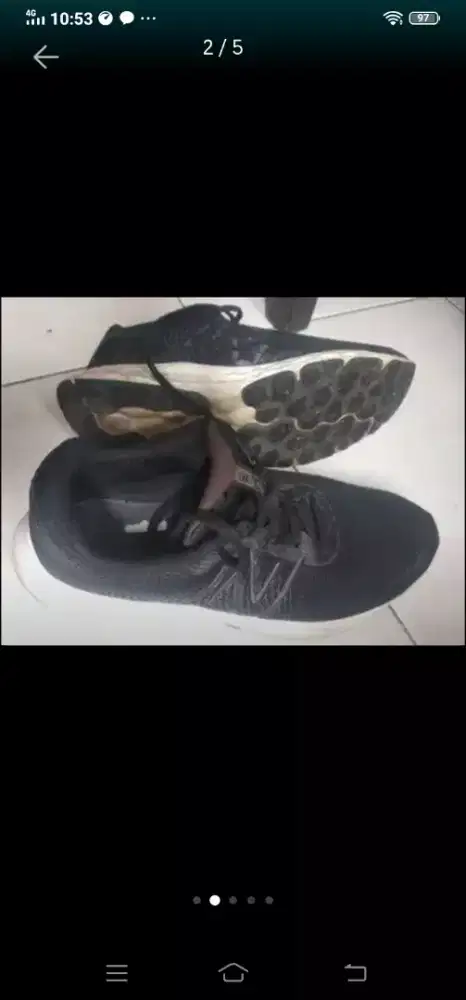 Sepatu branded NB '42