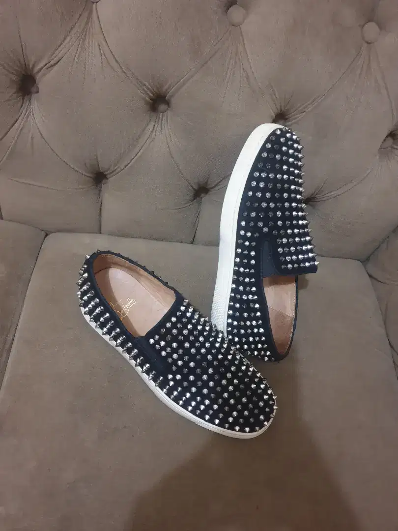 Mulus .authentic sepatu .slip on christian louboutin size 43