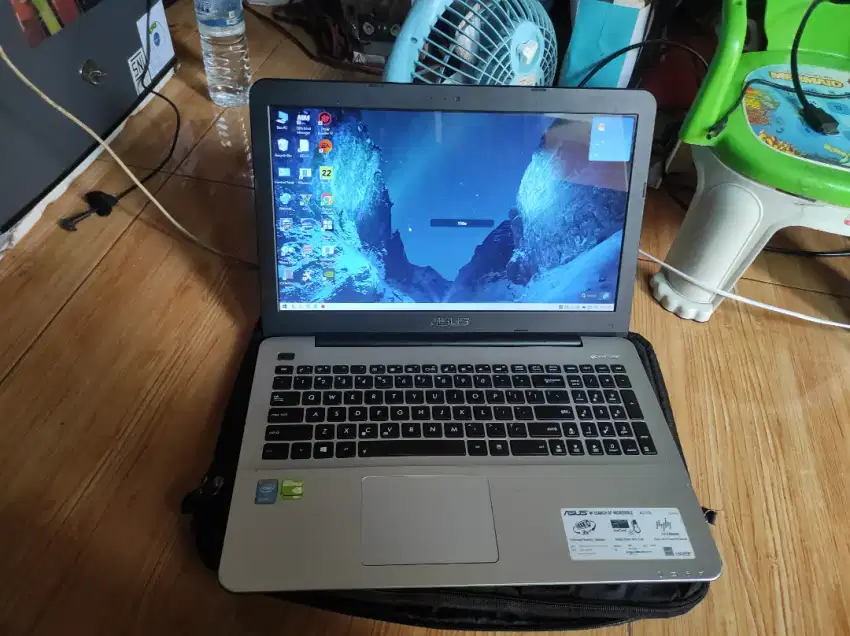 Laptop x555lf dual vga