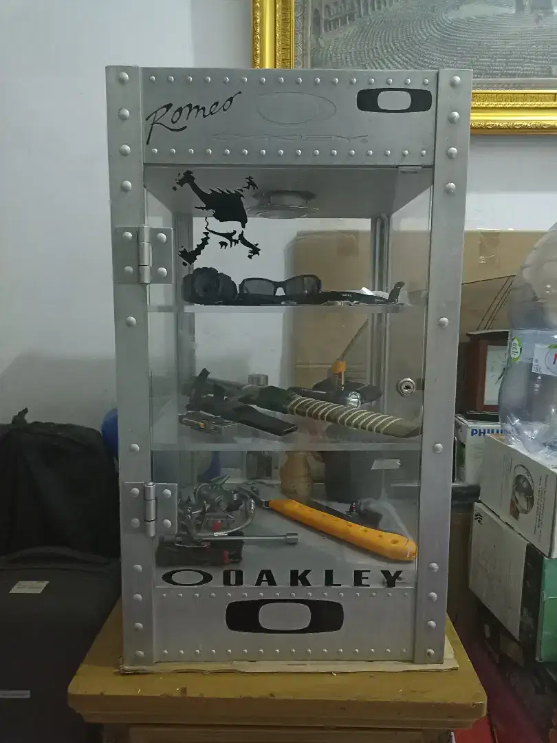 Oakley cube display