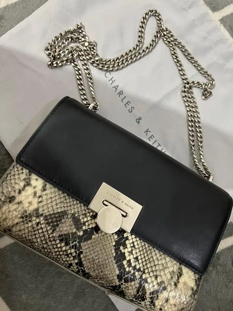 Tas charles and keith