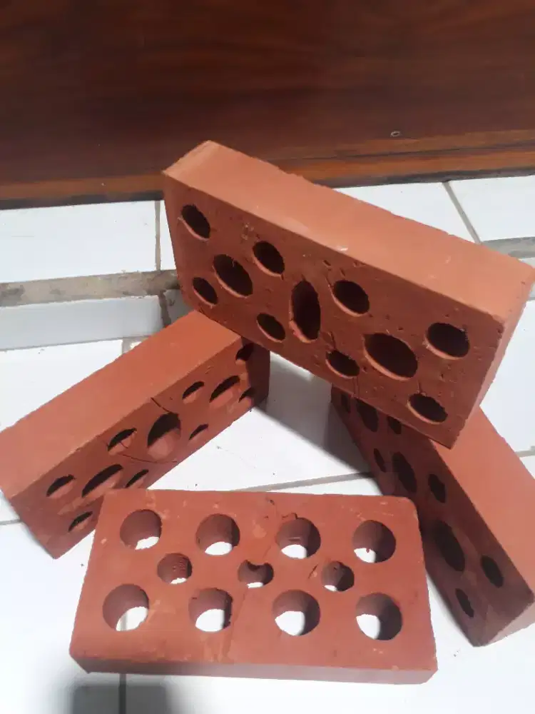 Bata expose terakota