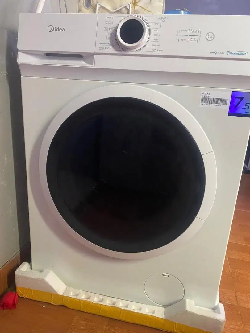 MESIN CUCI FRONT LOADING 7,5kg midea