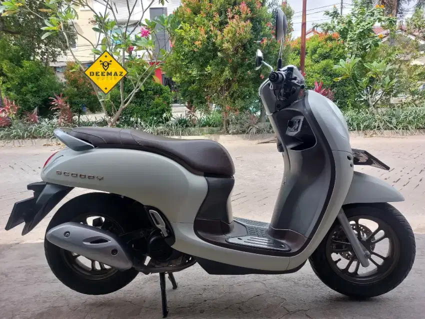 (DP 800 Rb)‼️ Honda Scoopy Prestige Keyless Putih Mulus 2023