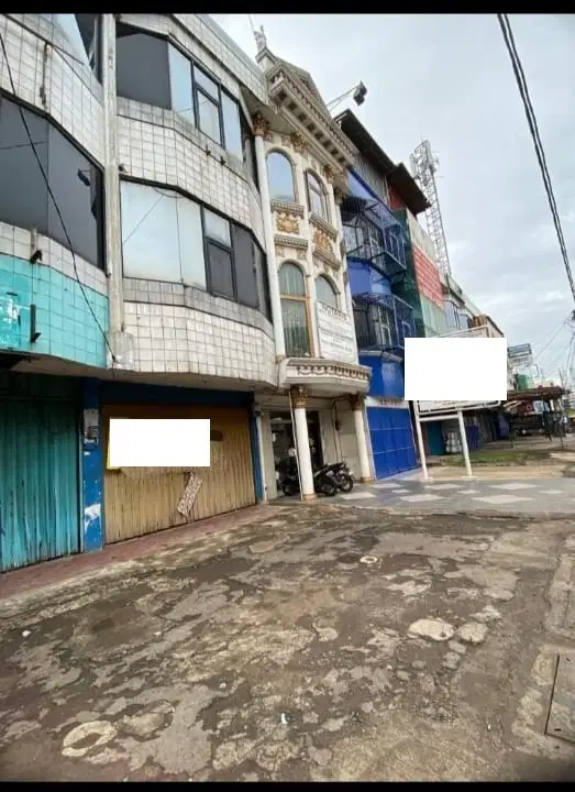 Ruko 4,5 Lantai Lokasi Strategis di Pinggir Jalan Raya Kalimalang