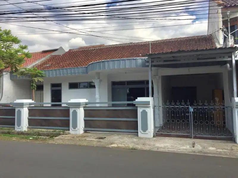 Dijual rumahmainroad margahayu raya bandung