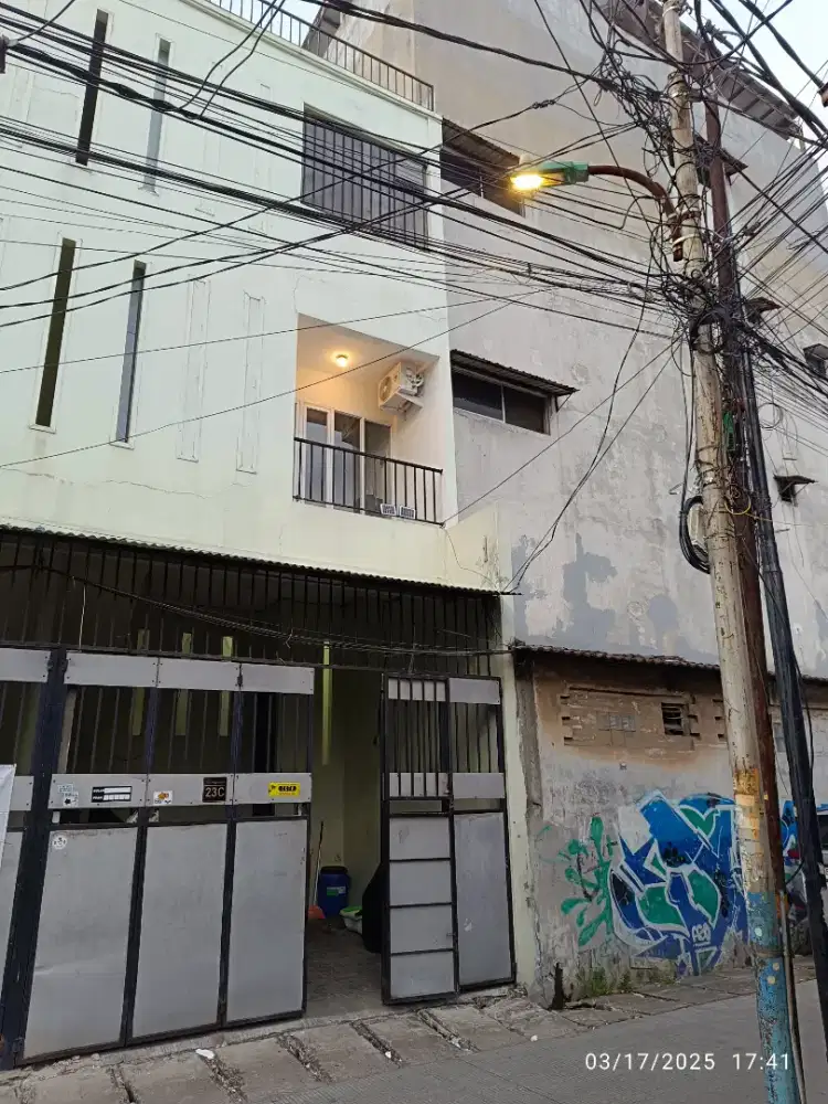 Dibutuhkan ART bisa masak, jaga Anak  TINGGAL DALAM