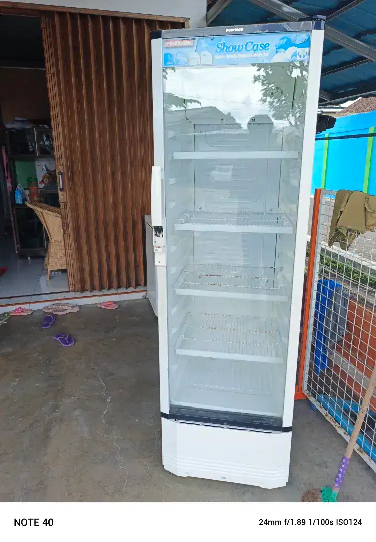 SHOWCASE POLYTRON