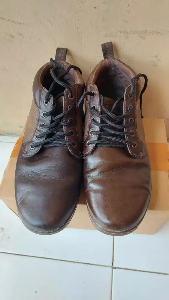 Sepatu DocMart ex pemakaian pribadi