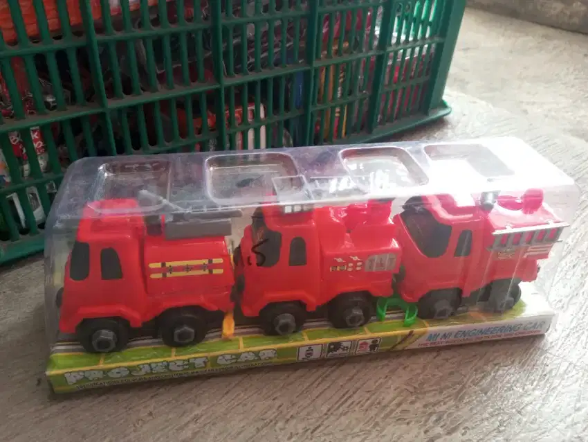 Mainan anak truk damkar isi 3