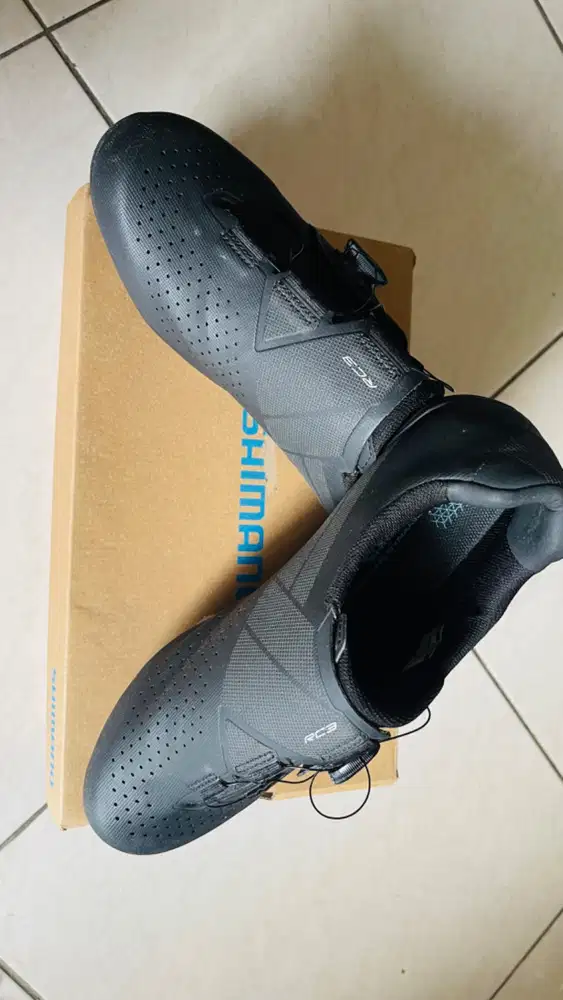 SHIMANO RC3 43 BLACK NOIR