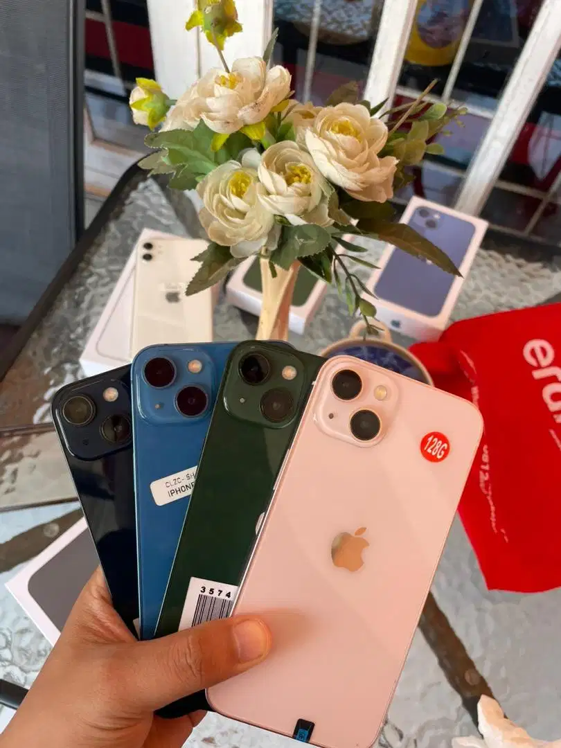 Iphone 13 128gb garansi Inter pulset mulus