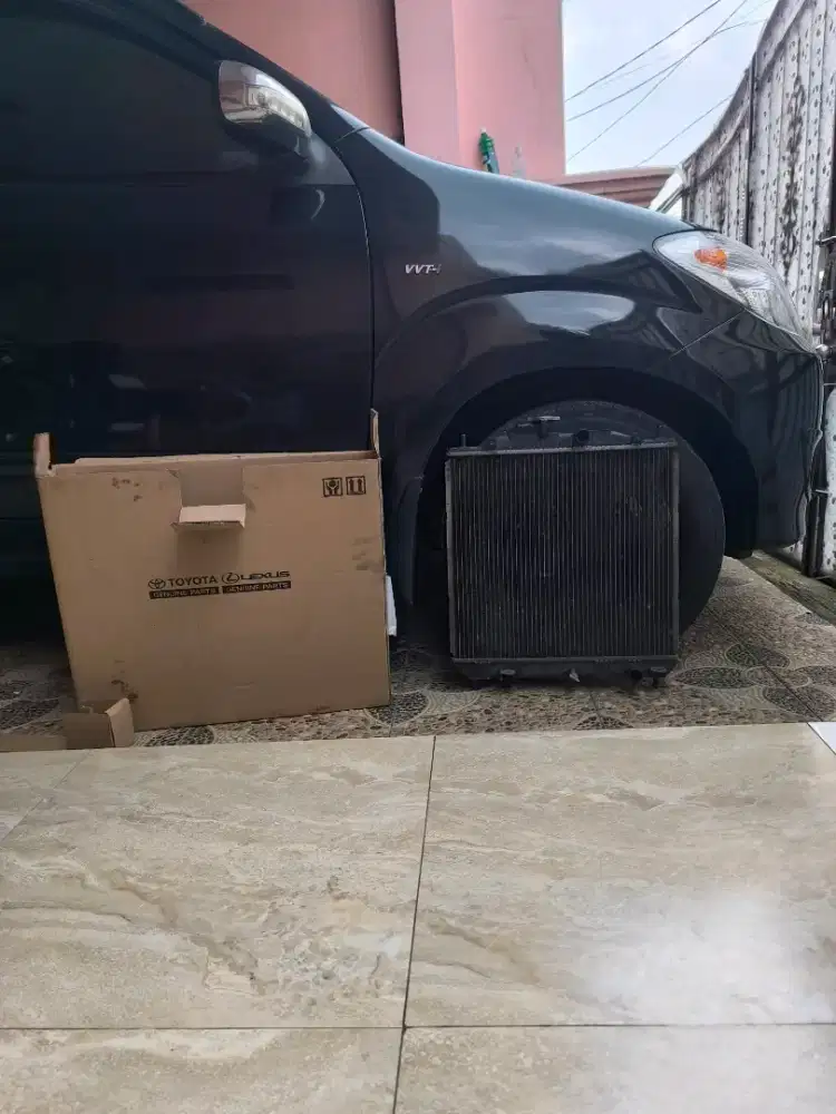 Radiator Avanza G 2011