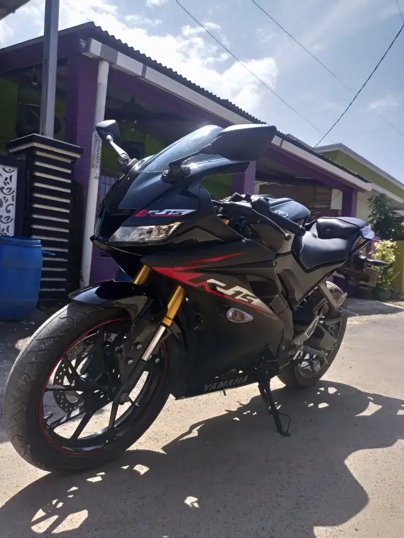 R15 V3 tahun 2020 plat B