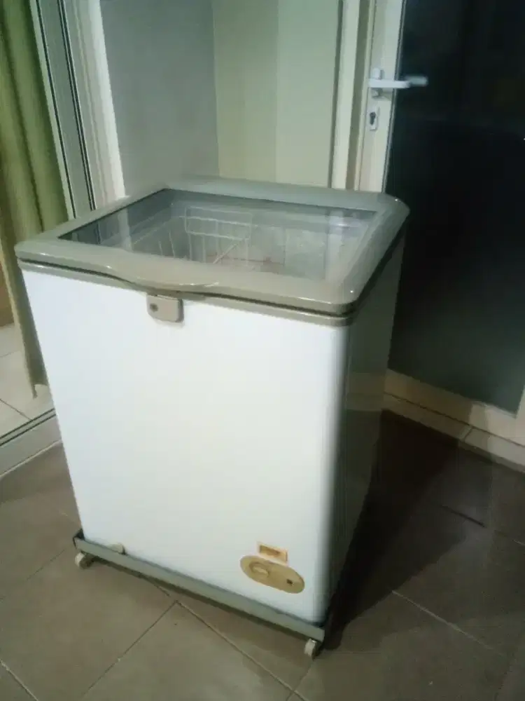 Dijual murah freezer GEA SD-100F