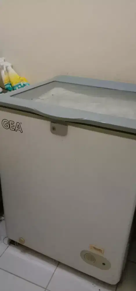 Jual Freezer GEA 100L
