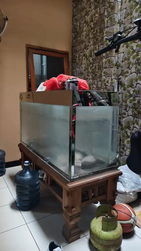 AKUARIUM HIAS + MEJA