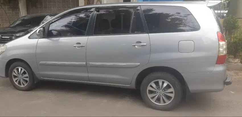 DIJUAL.KIJANG INOVA DIESESL MATIC 2014