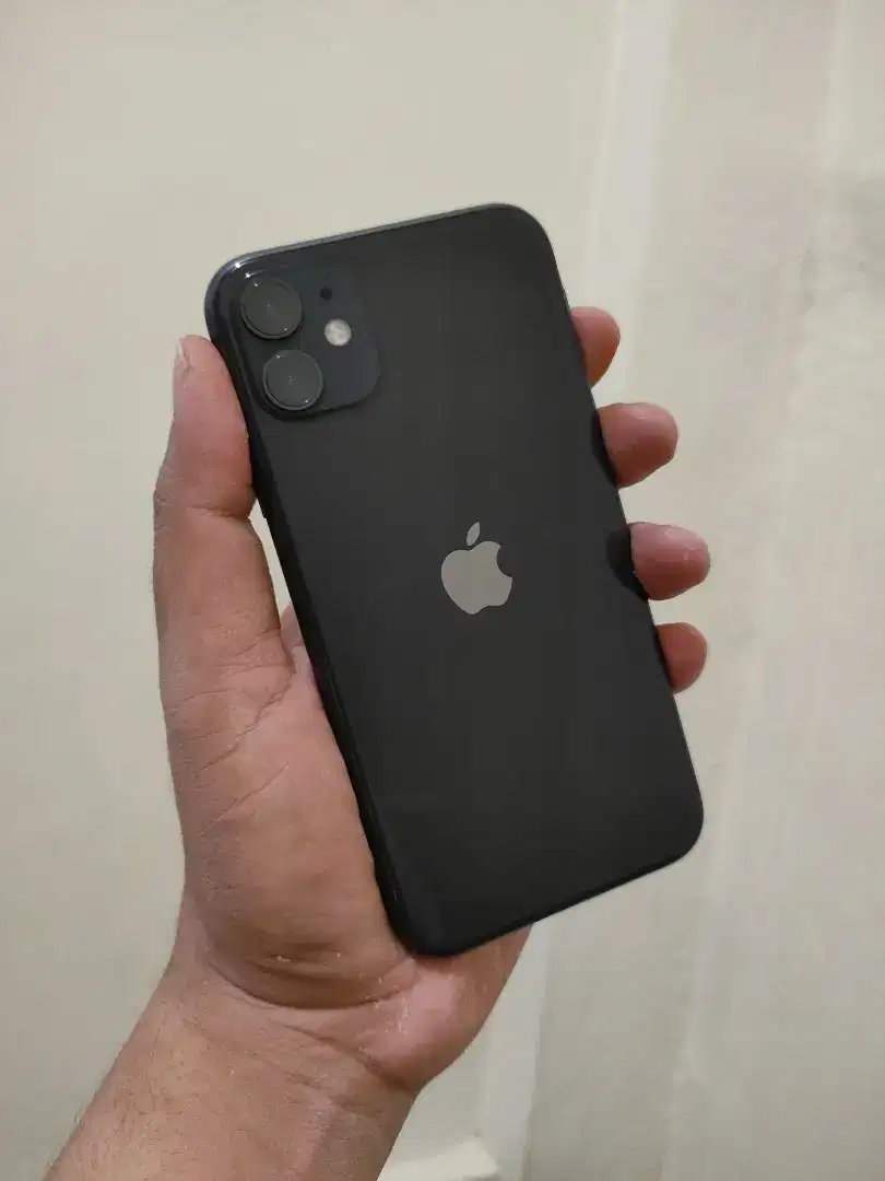 Iphone 11 64gb iBox garansi on 8/2025 mulus (unit only)