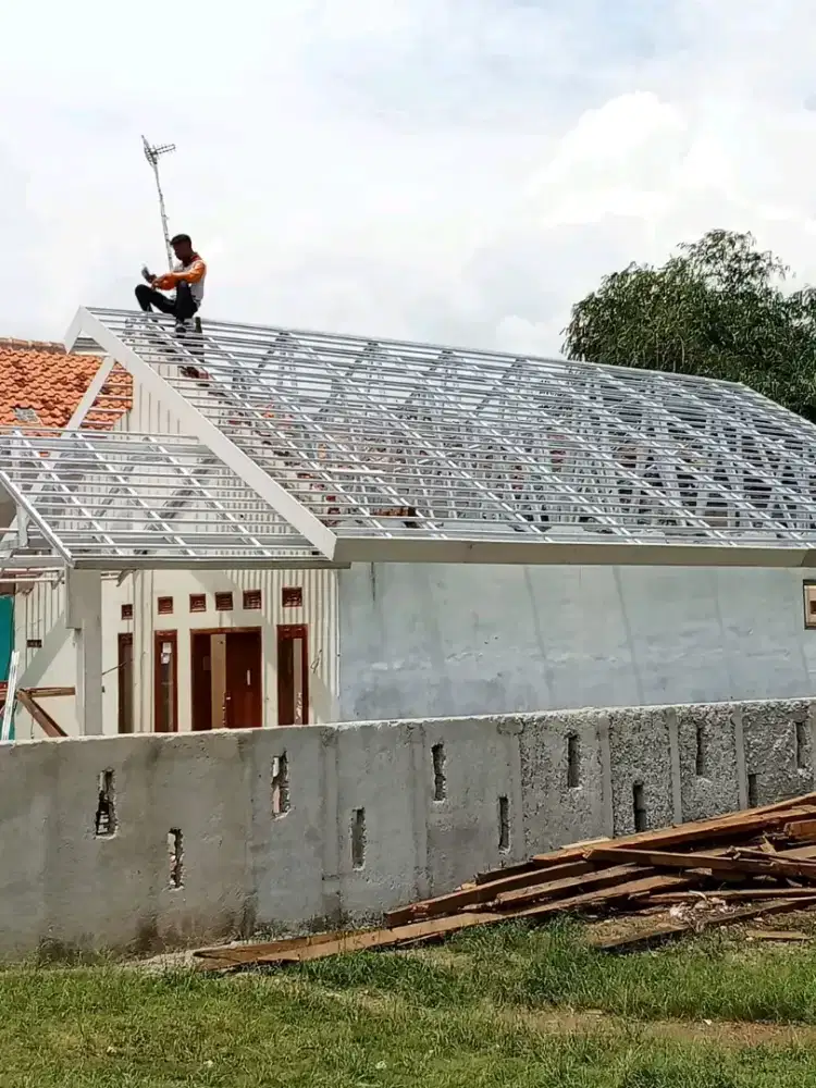 Pasang atap baja ringan