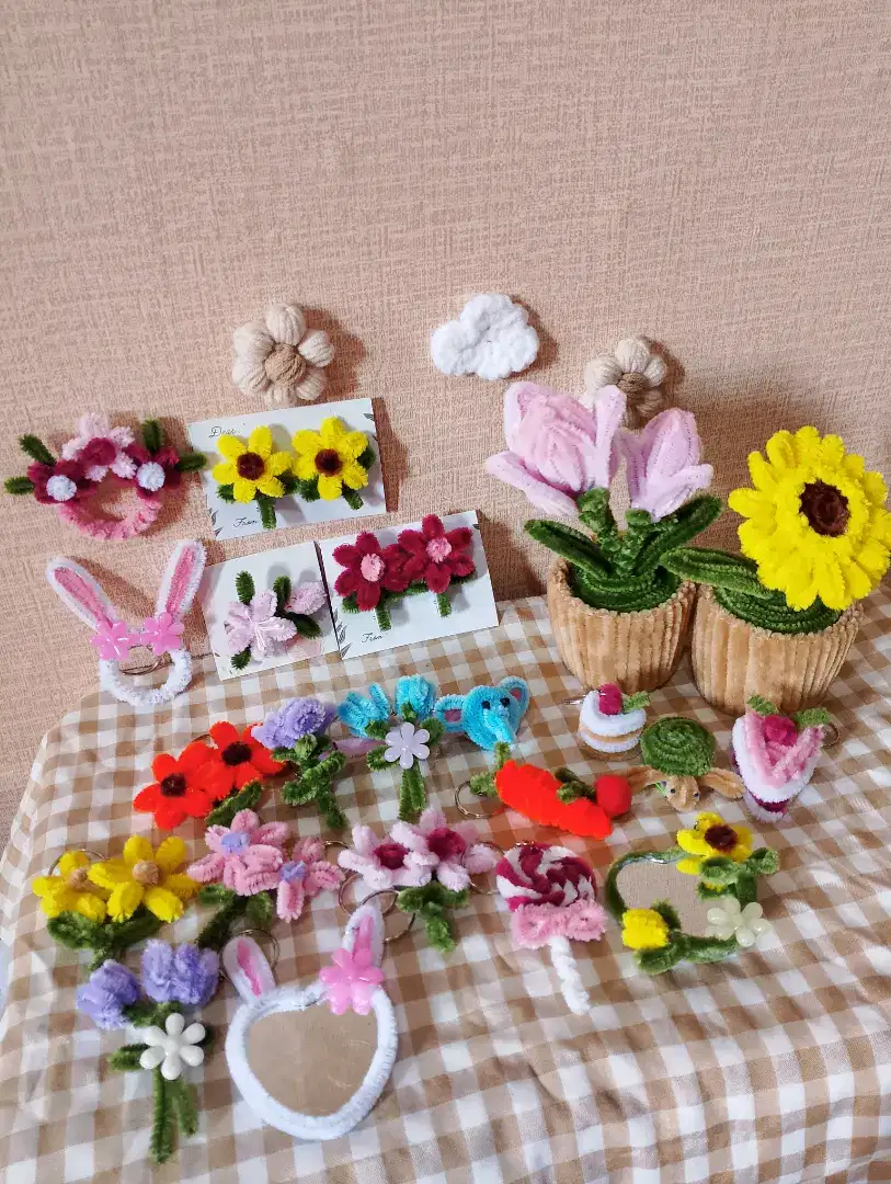 Gantungan kunci motif bunga lucu