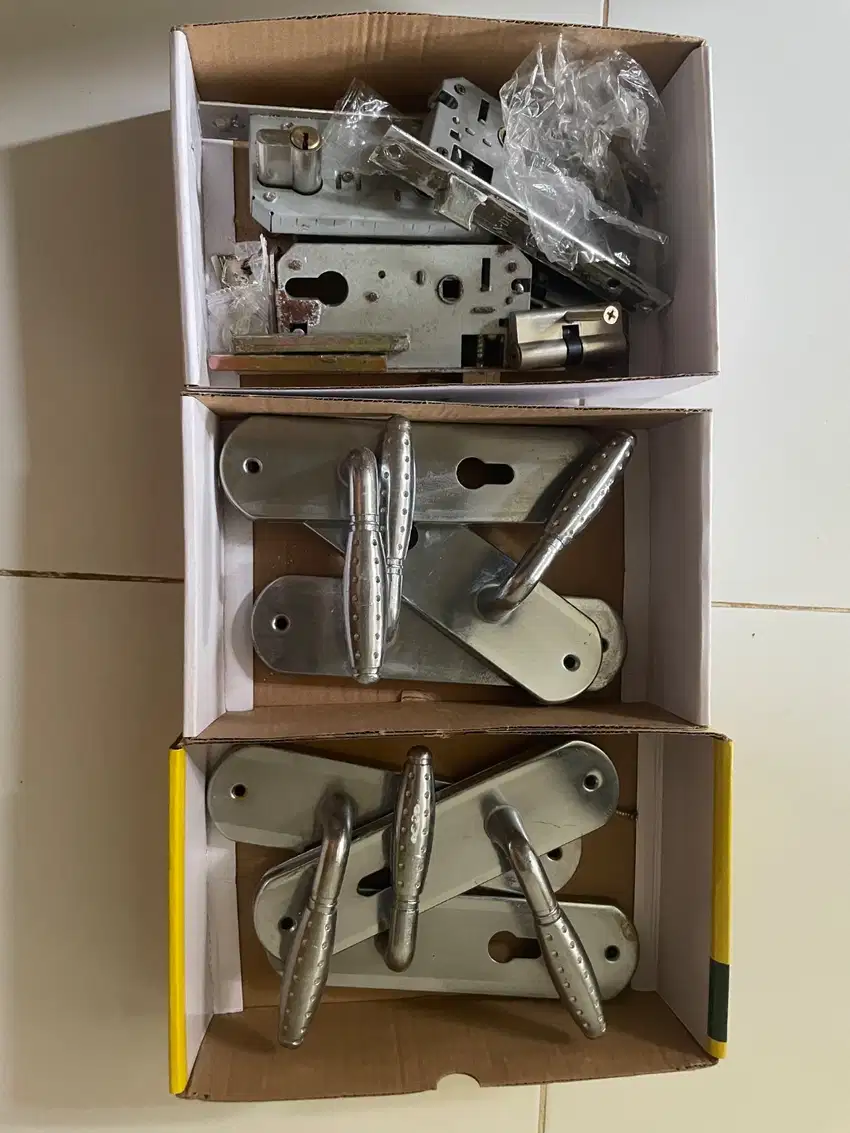 3 PASANG HANDLE DAN KUNCI PINTU