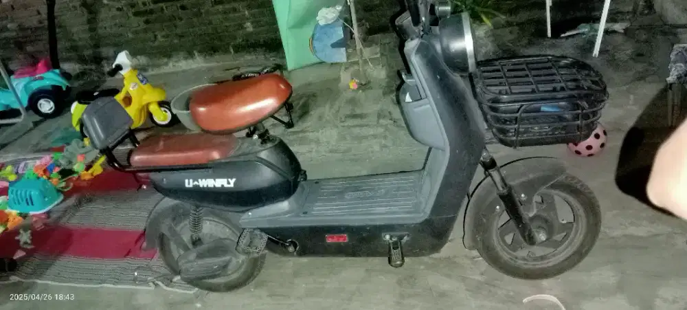 Sepeda Listrik Uwinfly D7 bekas