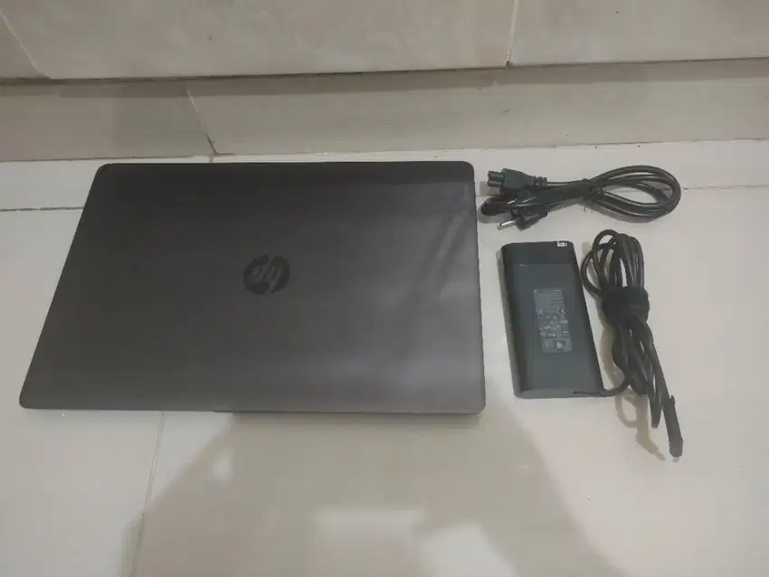 Laptop HP 17 inch layar 4K