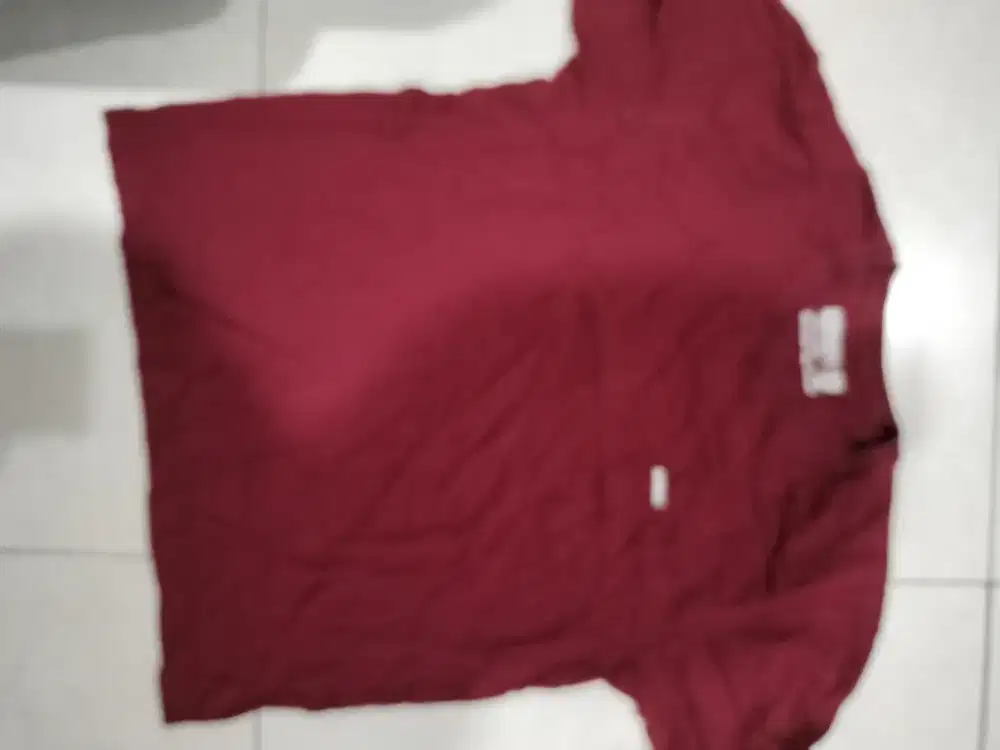 T shirt katun baru & bekas seperti baru