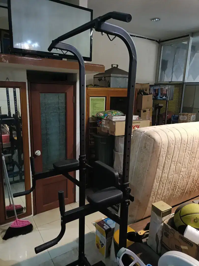Alat gelantungan berdiri