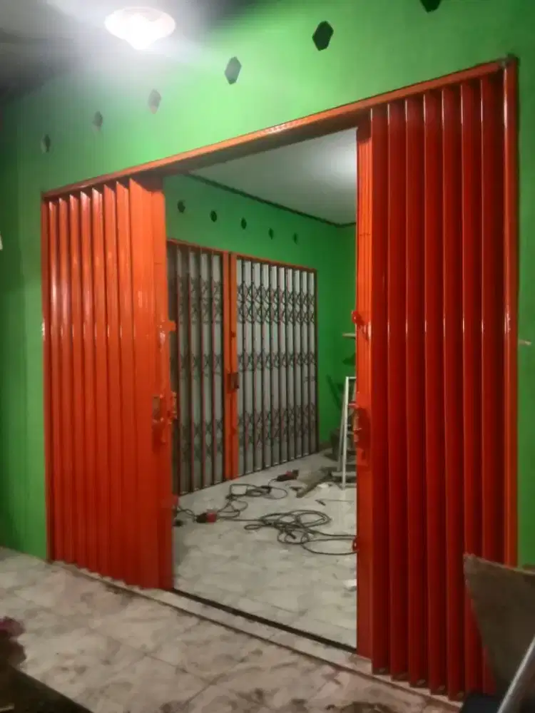 ROLIING DOOR FOLDING GATE ALMUNIUM