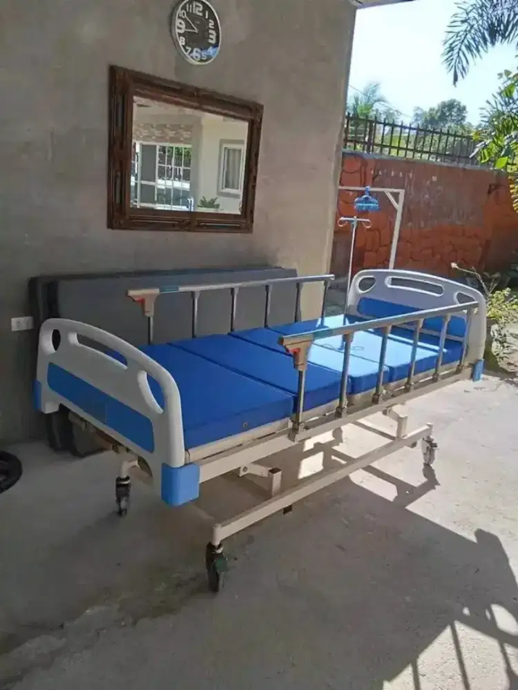 Tempat Tidur Pasien 123 Engkol