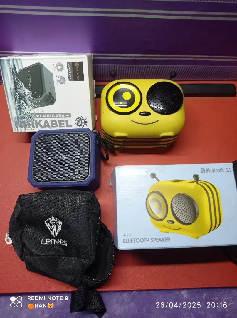 2 buah speaker bluetooth Acome dan Lenyess