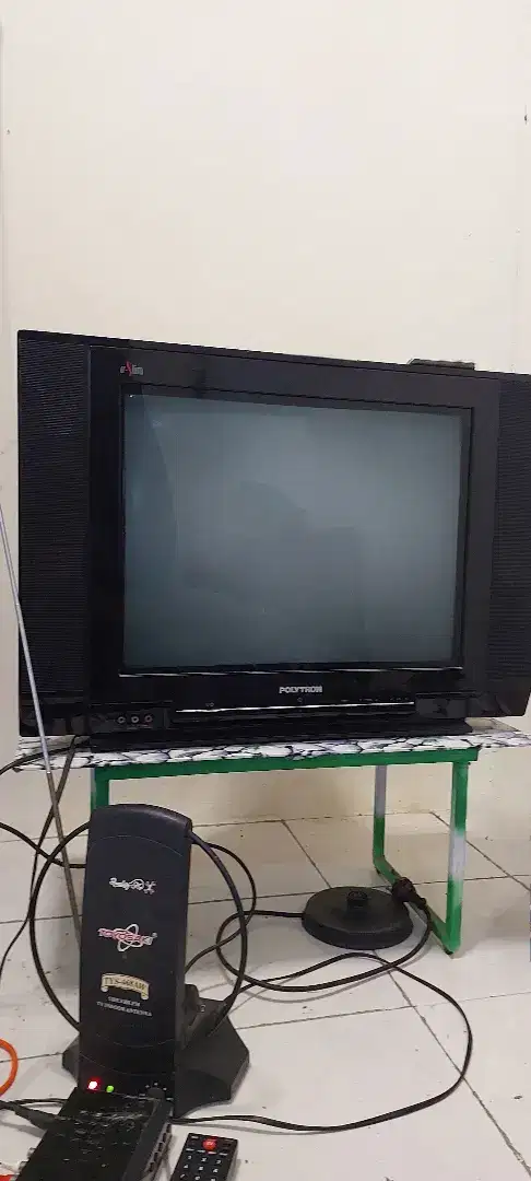 TV Polytron tabung U-Slim 21 inch