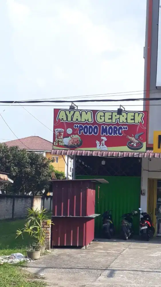 Disewakan bagunan kedai canopy