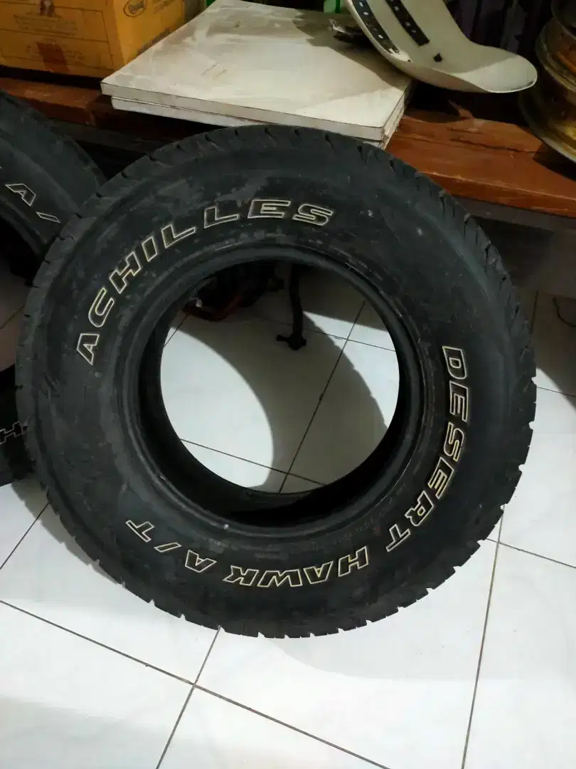 Jual Ban UK 235/70-15 merek achiles&brigeston