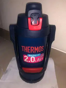 Thermos Vaccum Insulated  Sports Bottle Navy Red
