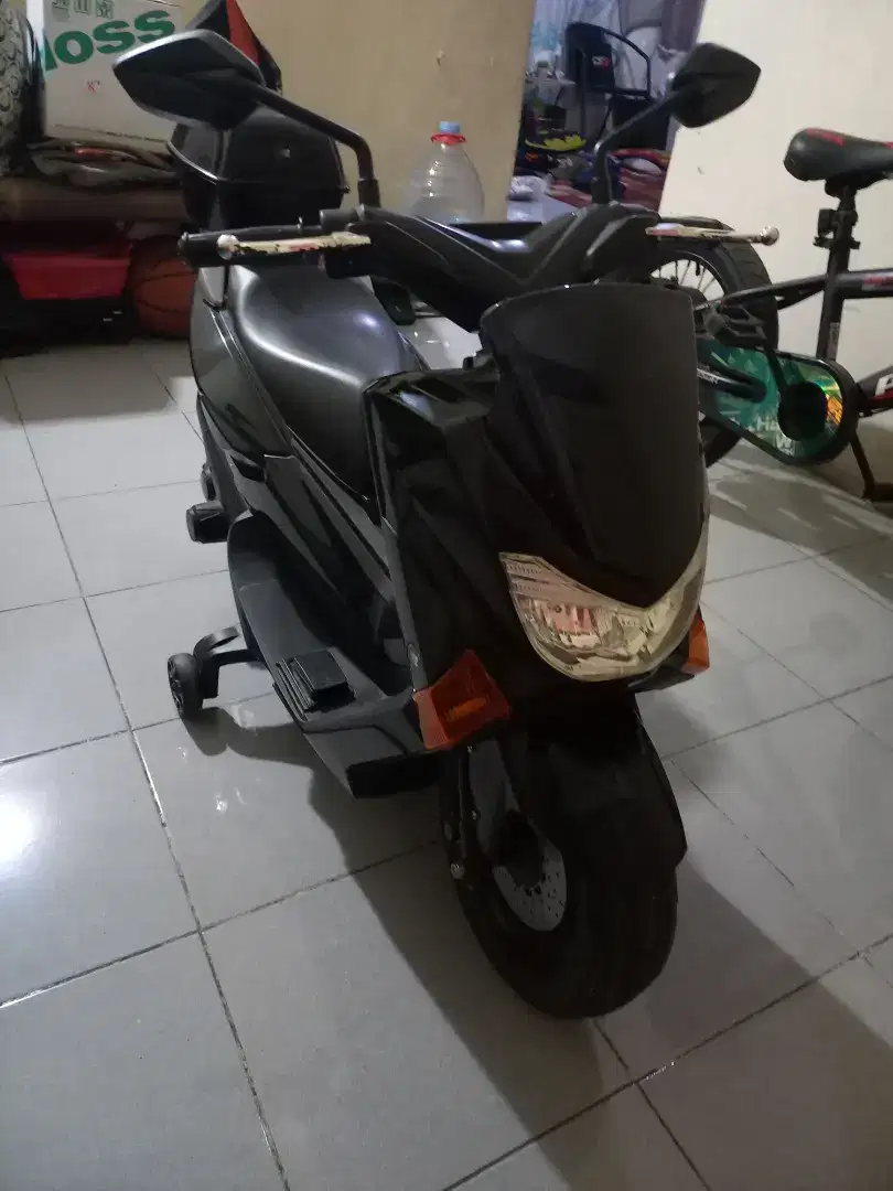 Jual mainan aki anak nmax good condition