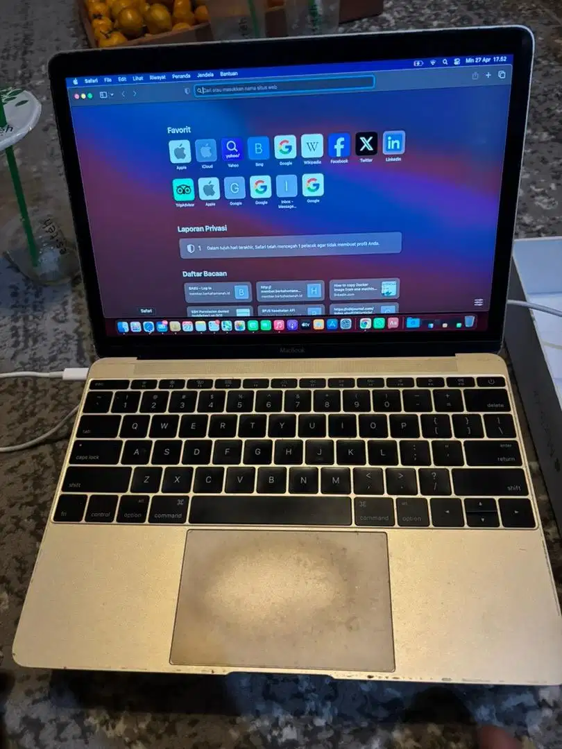 Macbook Retina 2015 (Unit + Box only)