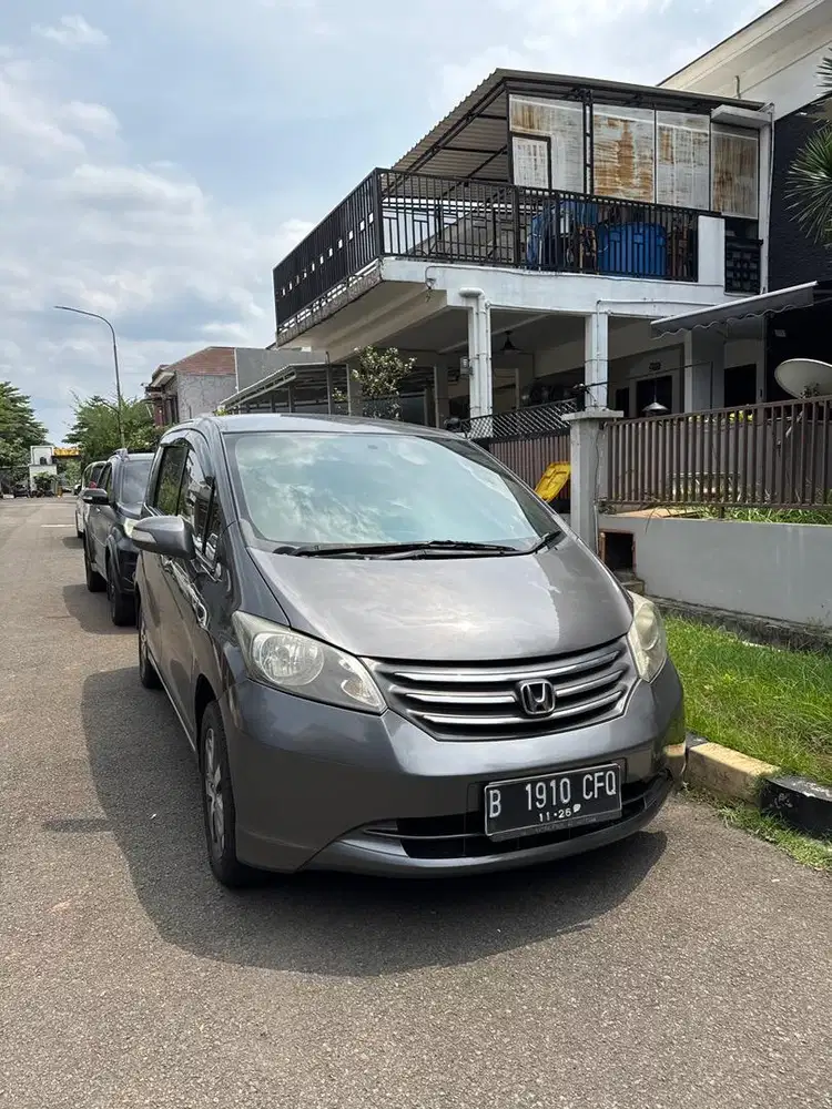 Honda freed 2011 1.5 E AT