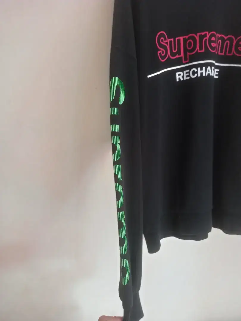 Crewnek supreme size L spelout