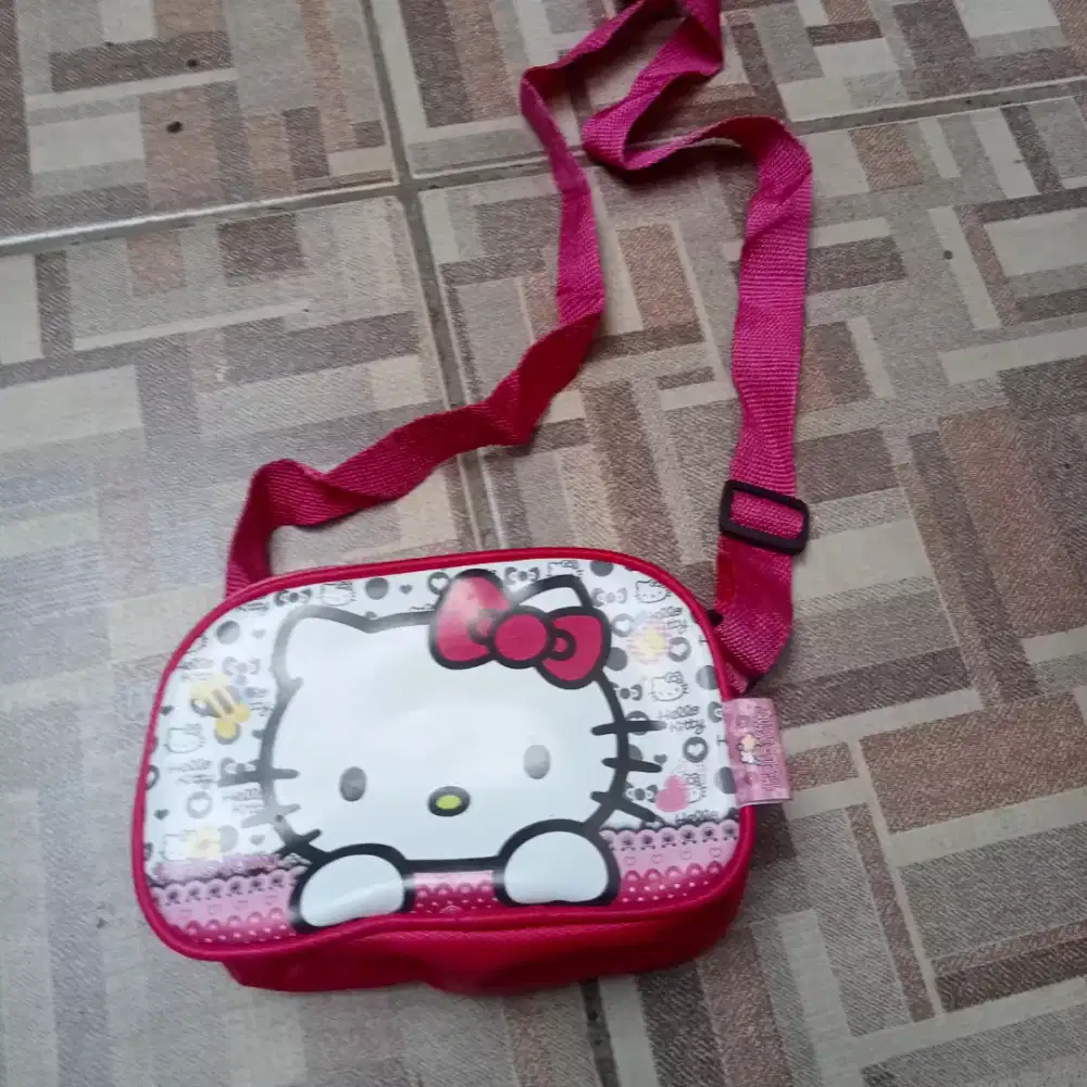 TAS SLEMPANG ANAK HELLO KITTY BAHAN TEBAL BUKAN BULU