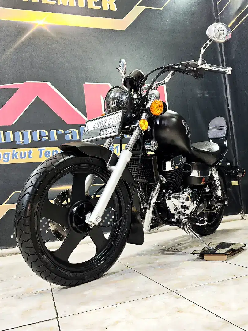Benelli PE 250cc reg. 2023 km. Low kinyis2 mewh.Anugerah motor rungkut