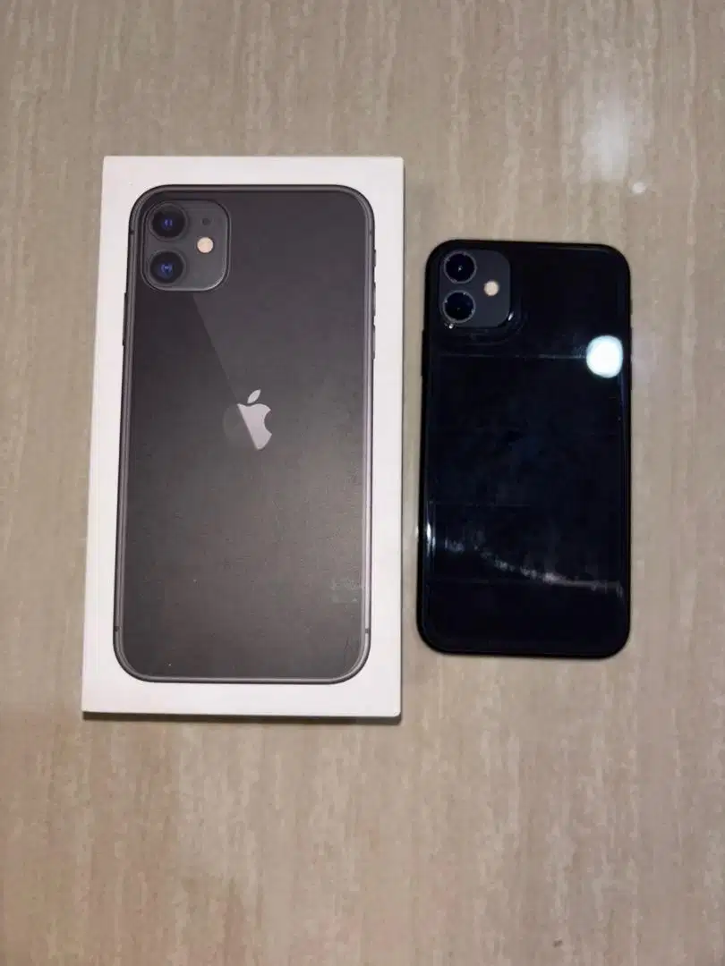 Iphone 11 128 GB (DUAL SIM) second