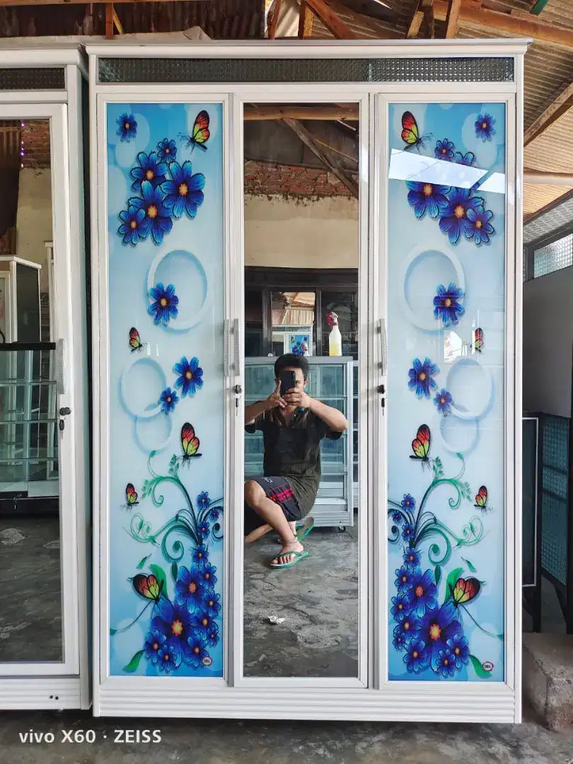 Lemari baju mantul motif elegan