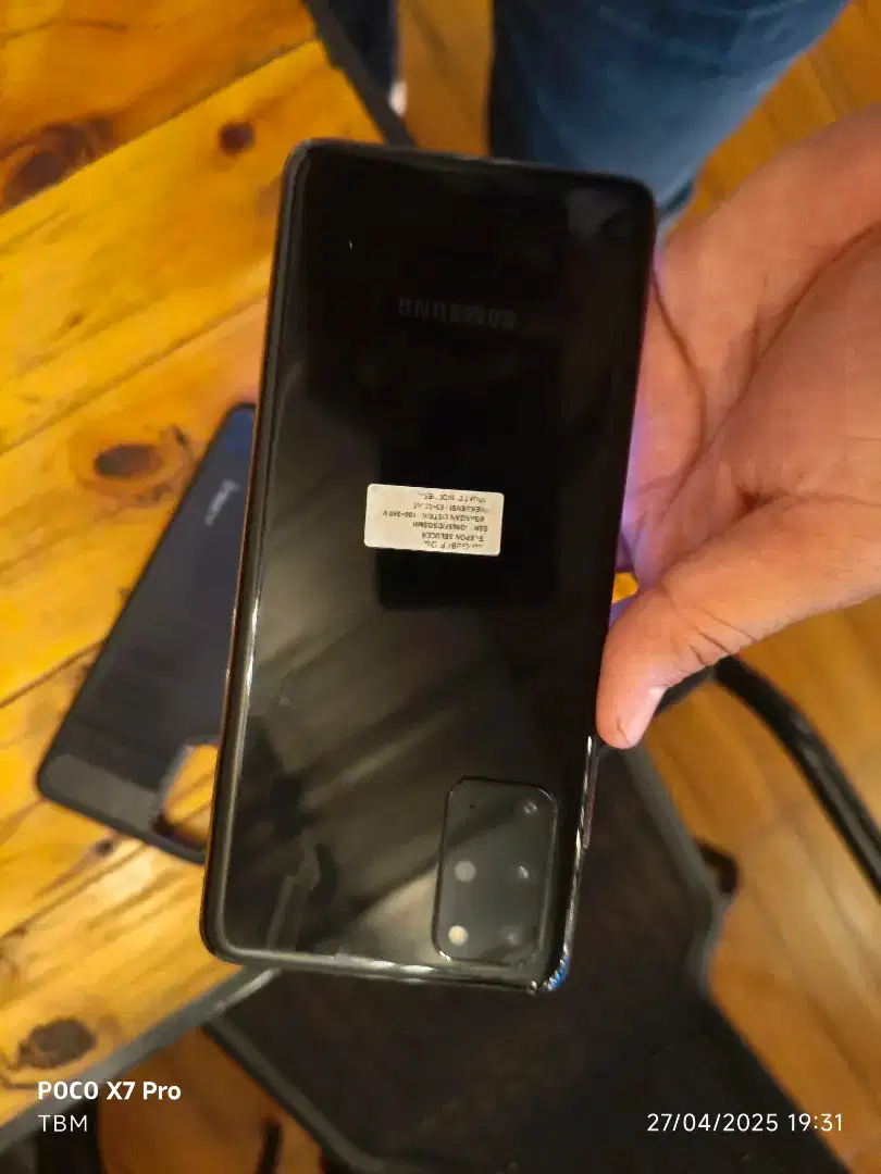 Samsung s20 plus 128gb resmi sein mulus  8/128 uda 120hz layar 2k