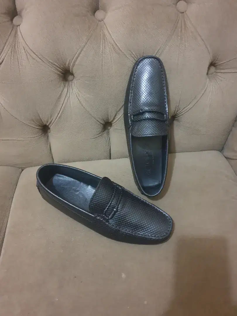 Mulus .authentic sepatu .loafers tods size 41.5