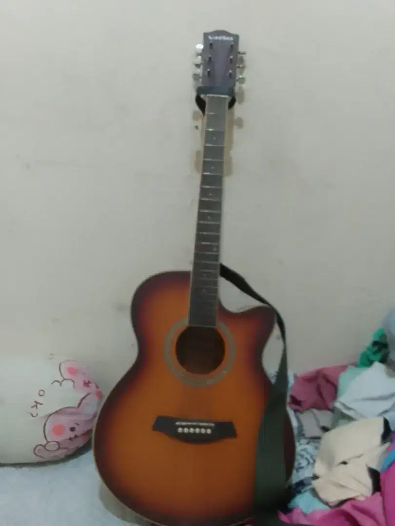 Dijual gitar  carles c110c